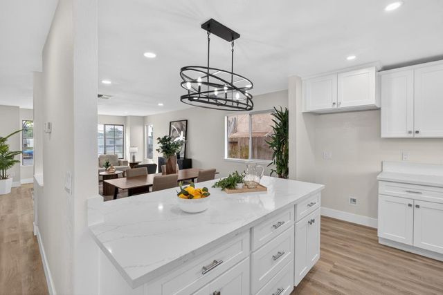 5235 Bamford Dr, Sacramento, CA 95823