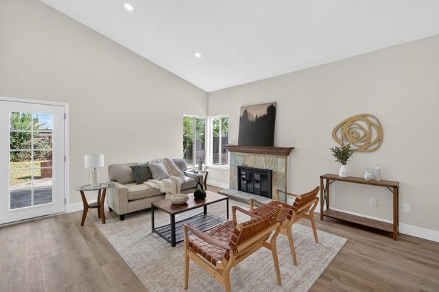 5235 Bamford Dr, Sacramento, CA 95823