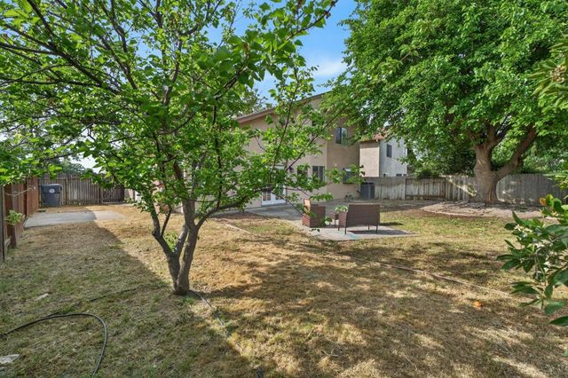 5235 Bamford Dr, Sacramento, CA 95823