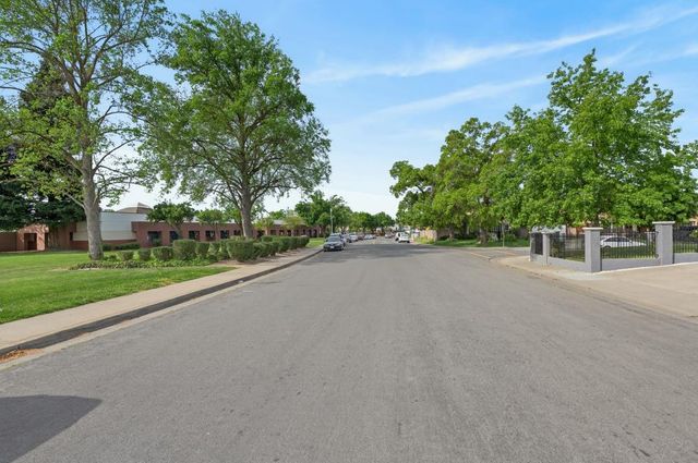 5235 Bamford Dr, Sacramento, CA 95823