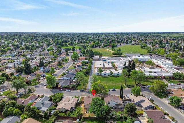 5235 Bamford Dr, Sacramento, CA 95823