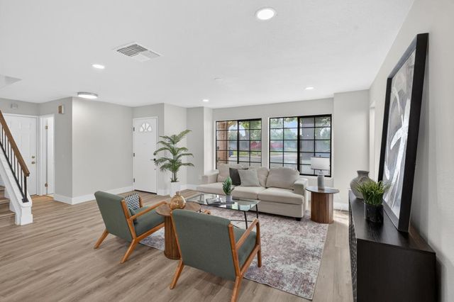 5235 Bamford Dr, Sacramento, CA 95823