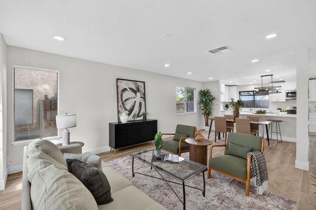 5235 Bamford Dr, Sacramento, CA 95823