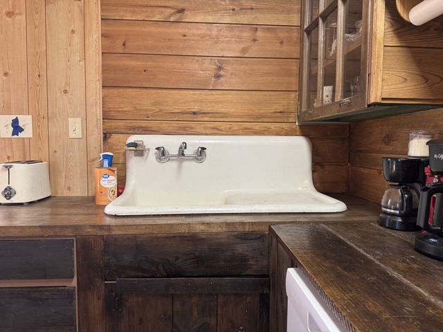 10795 Back Piney Rd, Bon Aqua, TN 37025