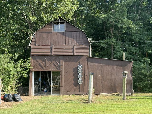 10795 Back Piney Rd, Bon Aqua, TN 37025