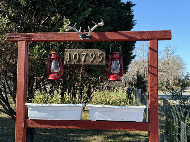 10795 Back Piney Rd, Bon Aqua, TN 37025