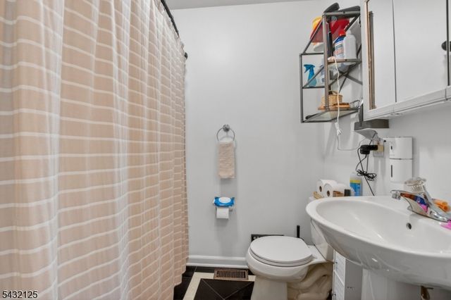 302 Walnut Ave, Cranford Twp., NJ 07016