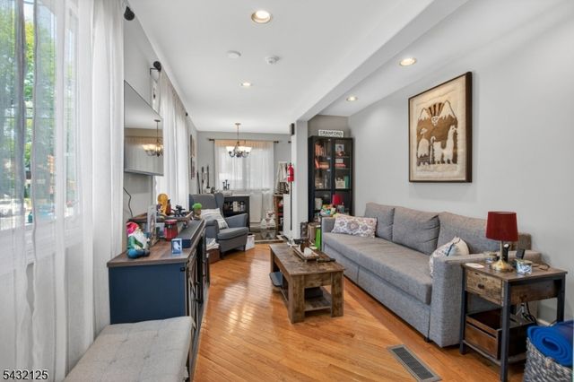 302 Walnut Ave, Cranford Twp., NJ 07016