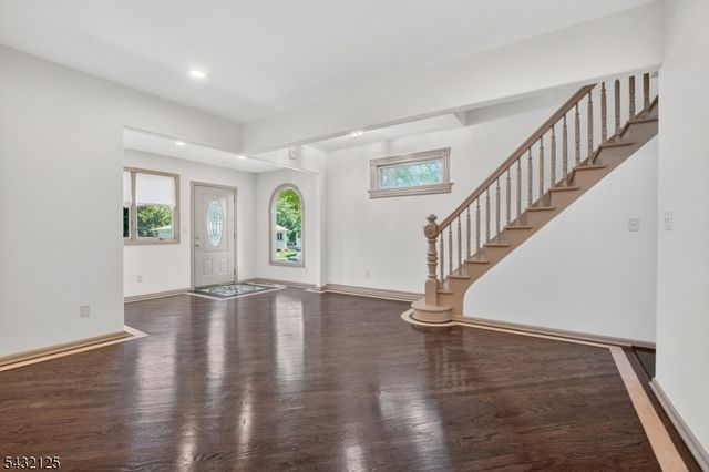 302 Walnut Ave, Cranford Twp., NJ 07016