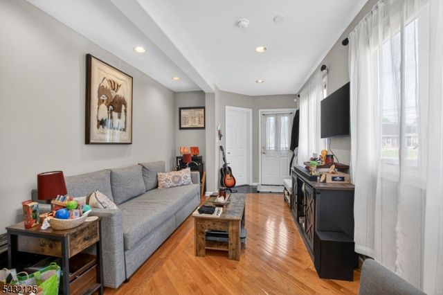 302 Walnut Ave, Cranford Twp., NJ 07016