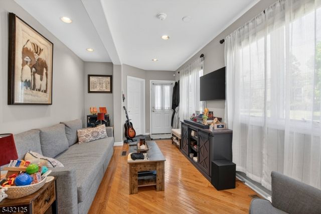 302 Walnut Ave, Cranford Twp., NJ 07016