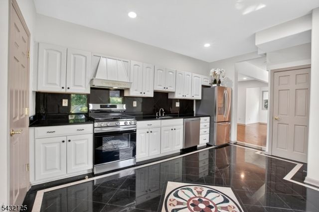 302 Walnut Ave, Cranford Twp., NJ 07016