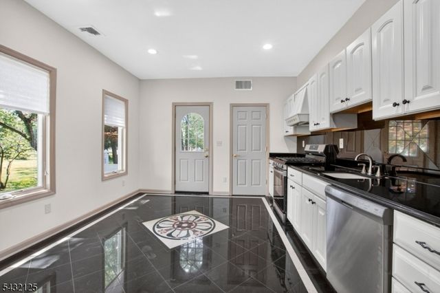 302 Walnut Ave, Cranford Twp., NJ 07016