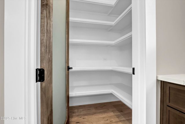 113 Diamond Point Court, Surf City, NC 28445