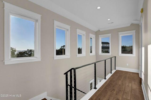 113 Diamond Point Court, Surf City, NC 28445