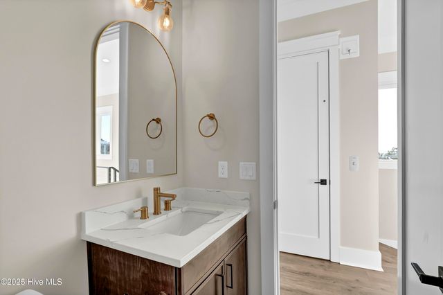 113 Diamond Point Court, Surf City, NC 28445