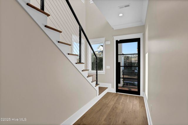 113 Diamond Point Court, Surf City, NC 28445