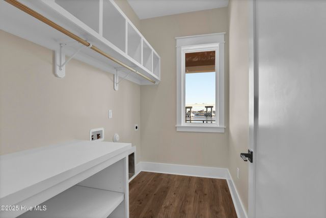 113 Diamond Point Court, Surf City, NC 28445