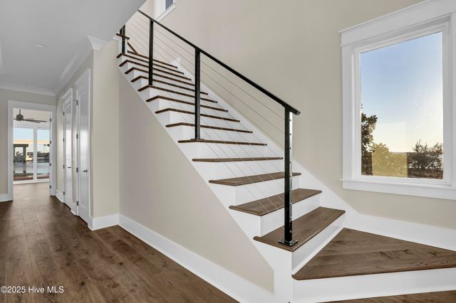 113 Diamond Point Court, Surf City, NC 28445