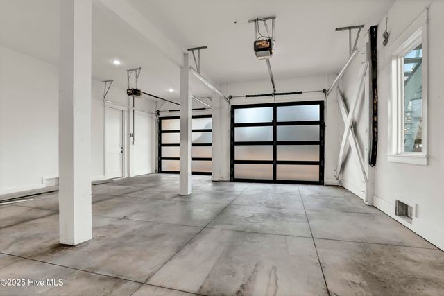 113 Diamond Point Court, Surf City, NC 28445