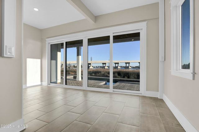 113 Diamond Point Court, Surf City, NC 28445