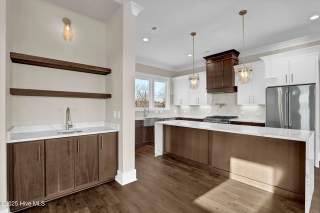 113 Diamond Point Court, Surf City, NC 28445