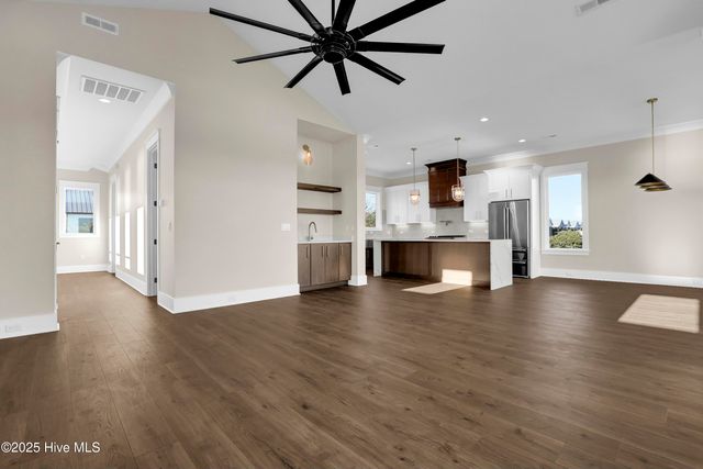 113 Diamond Point Court, Surf City, NC 28445