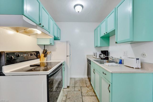 929 Pacific Ave Apt A, Virginia Beach, VA 23451