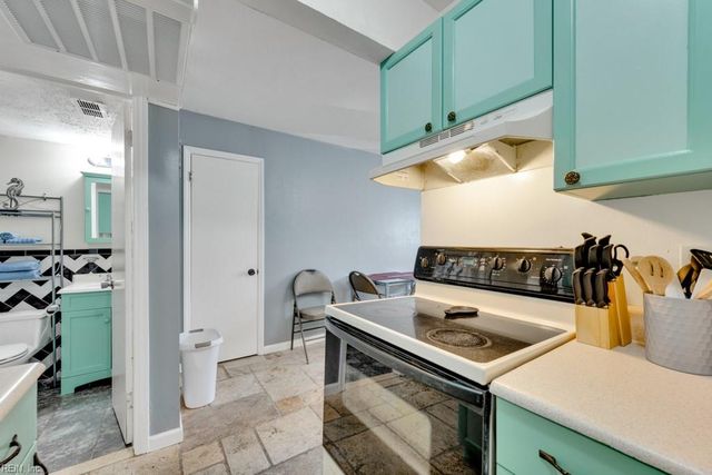 929 Pacific Ave Apt A, Virginia Beach, VA 23451