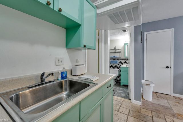 929 Pacific Ave Apt A, Virginia Beach, VA 23451