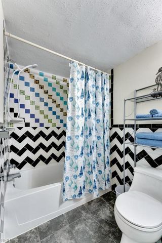 929 Pacific Ave Apt A, Virginia Beach, VA 23451