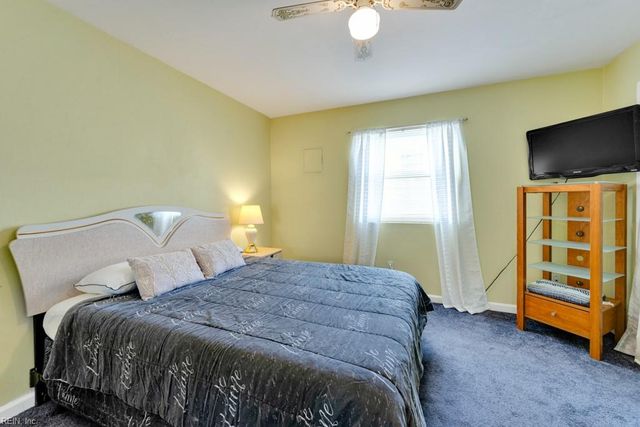 929 Pacific Ave Apt A, Virginia Beach, VA 23451
