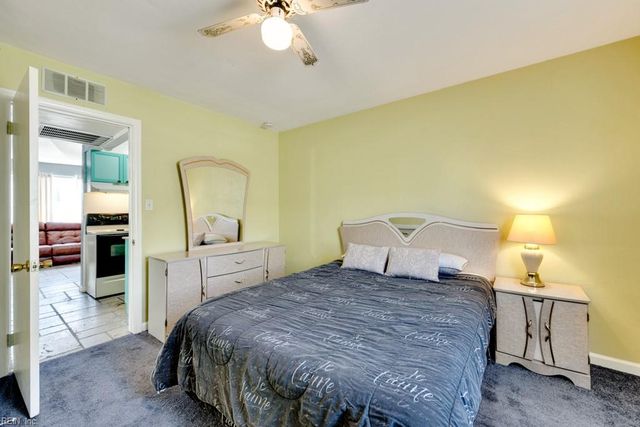 929 Pacific Ave Apt A, Virginia Beach, VA 23451