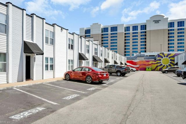 929 Pacific Ave Apt A, Virginia Beach, VA 23451