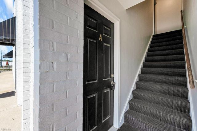 929 Pacific Ave Apt A, Virginia Beach, VA 23451