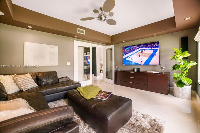 4242 SW 107th Way, Davie, FL 33328