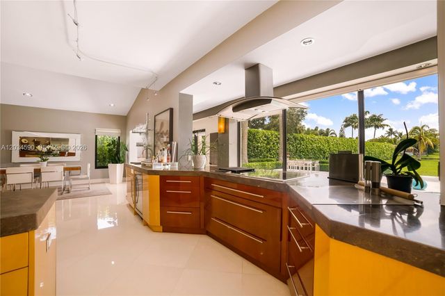 4242 SW 107th Way, Davie, FL 33328