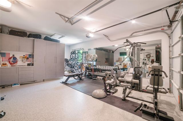 4242 SW 107th Way, Davie, FL 33328