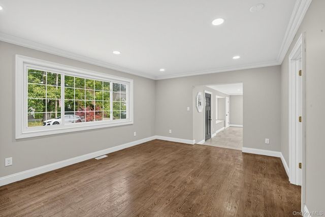 355 Forest Lane, Smithtown, NY 11787