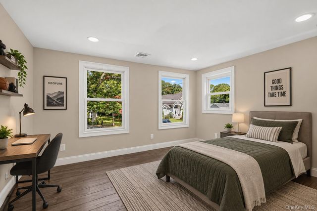355 Forest Lane, Smithtown, NY 11787