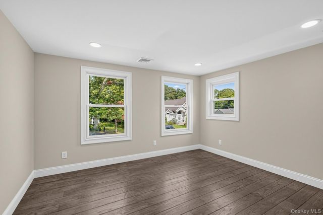 355 Forest Lane, Smithtown, NY 11787