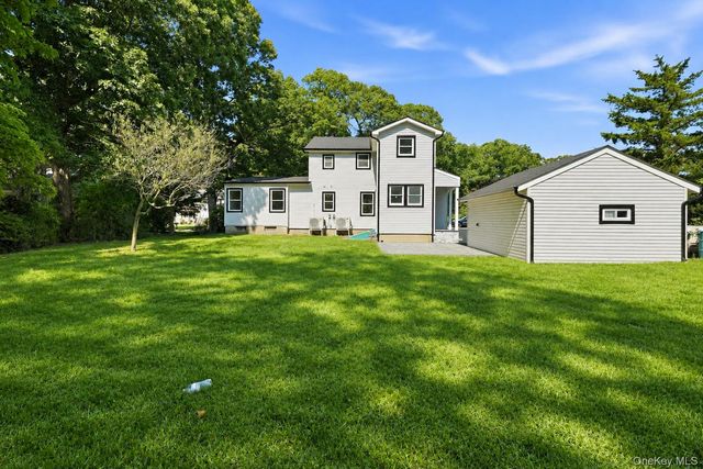 355 Forest Lane, Smithtown, NY 11787