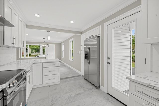 355 Forest Lane, Smithtown, NY 11787