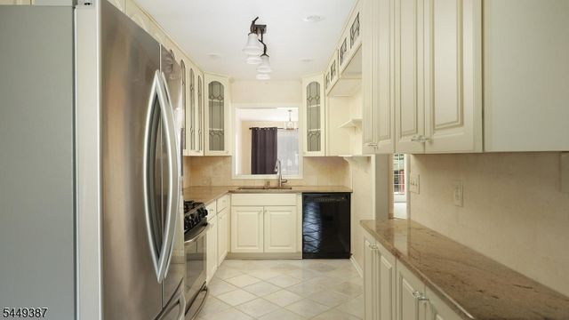 851 Princeton Ct, Branchburg Twp., NJ 08853
