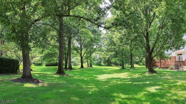 851 Princeton Ct, Branchburg Twp., NJ 08853
