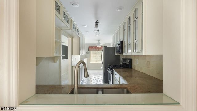 851 Princeton Ct, Branchburg Twp., NJ 08853