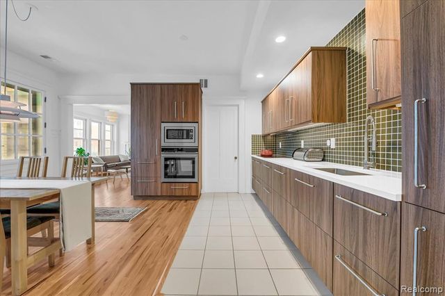 615 W Hancock Street 202, Detroit, MI 48201