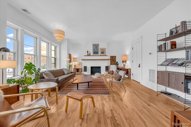 615 W Hancock Street 202, Detroit, MI 48201