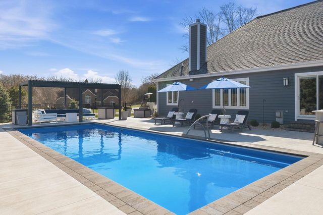N42W33420 Glen View COURT, Nashotah, WI 53058