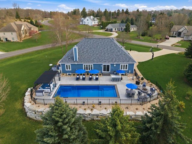 N42W33420 Glen View COURT, Nashotah, WI 53058